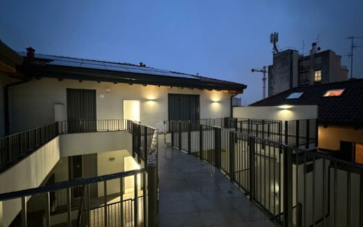 ATTICO – AMPIO TRILOCALI – ULTIMO PIANO – RESIDENZA LA CORTE – via Po Lissone – CLASSE ENERGETICA A4 – TARGET 2050