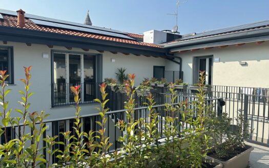 AMPIO TRILOCALE – PIANO TERRA – RESIDENZA LA CORTE – via Po Lissone – CLASSE ENERGETICA A4 – TARGET 2050