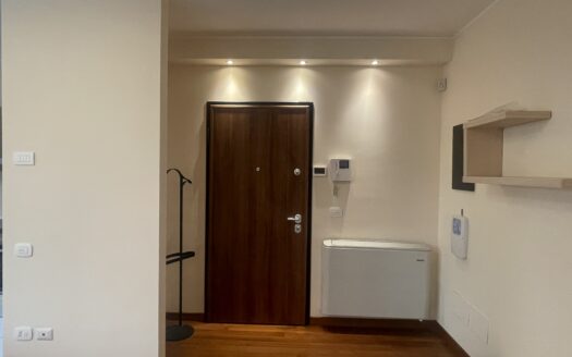 Trilocale via Padania 25, Centro, Biassono