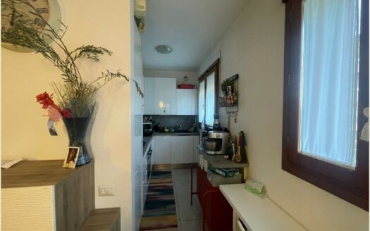 AMPIO 3+K LOCALI GHB – CLASSE A2 – BIASSONO VIA PADANIA 21