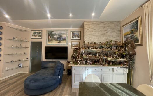 AMPIO 4 LOCALI RISTRUTTURATO – VISTA PARCO, VEDANO AL LAMBRO