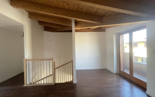 AMPIO ATTICO 4+K LOCALI – SOVICO, VIA G. LEOPARDI N. 26